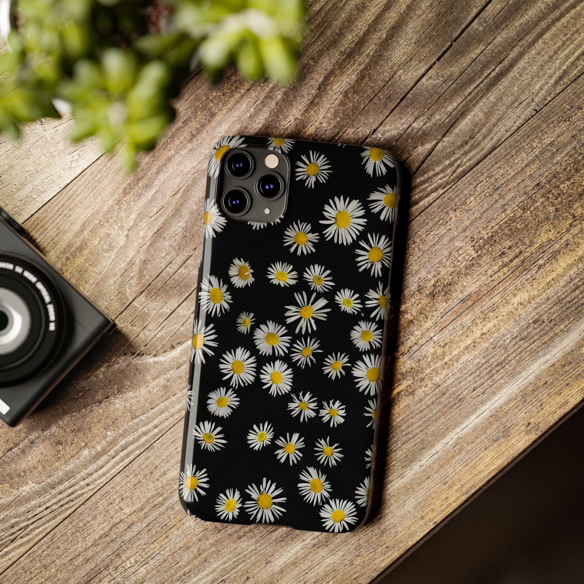 Daisy Pattern Slim Phone Case — Black Background Floral iPhone Case