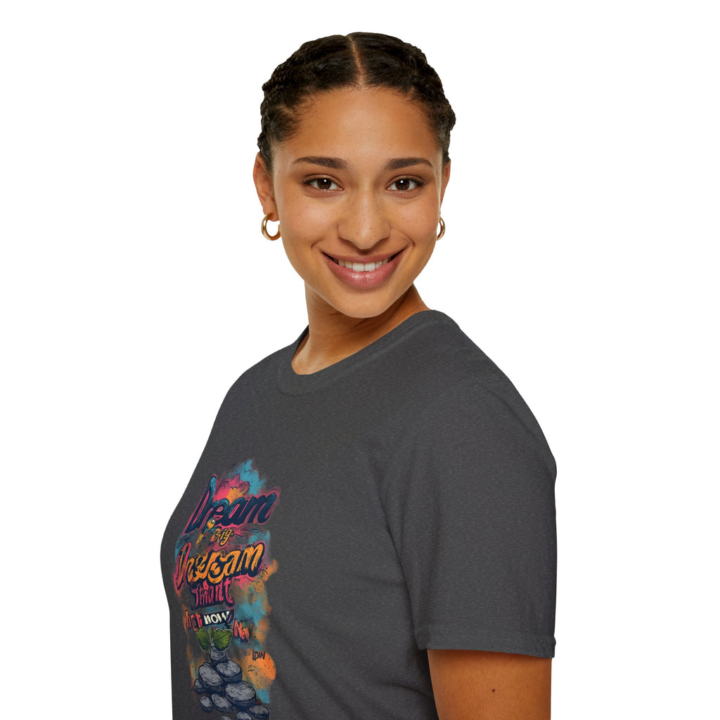 Dream Big Hustle Tee — "Dream, Perform, And Grow" Motivational Graphic T-Shirt