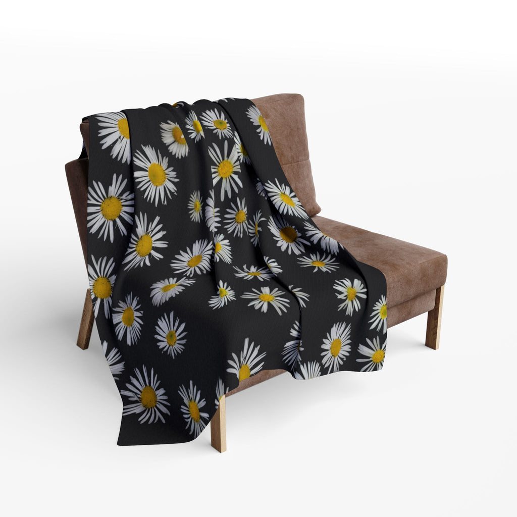 Daisy Scatter Arctic Fleece Blanket — Cozy Floral Throw
