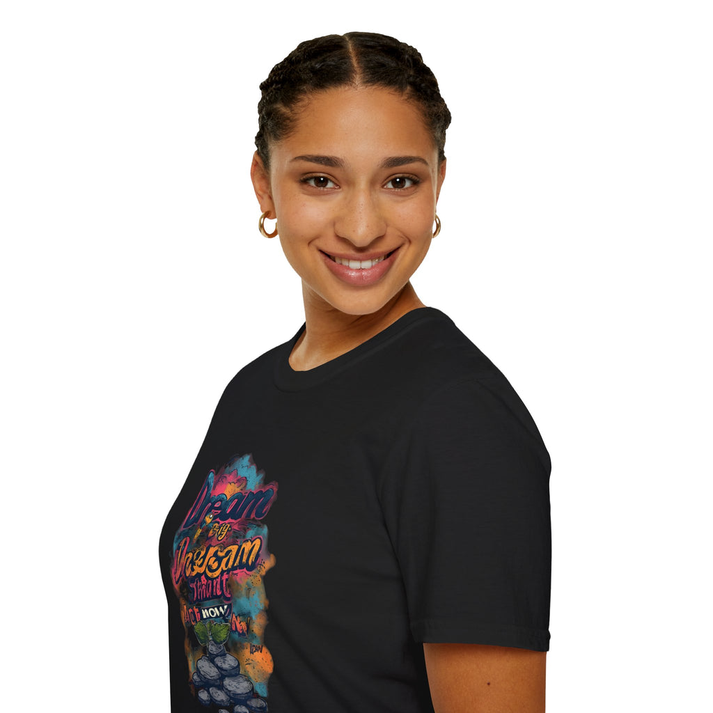 Dream Big Hustle Tee — "Dream, Perform, And Grow" Motivational Graphic T-Shirt