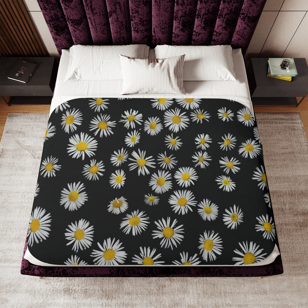 Daisy Print Sherpa Blanket — Reversible Black Floral & Cozy Beige Throw