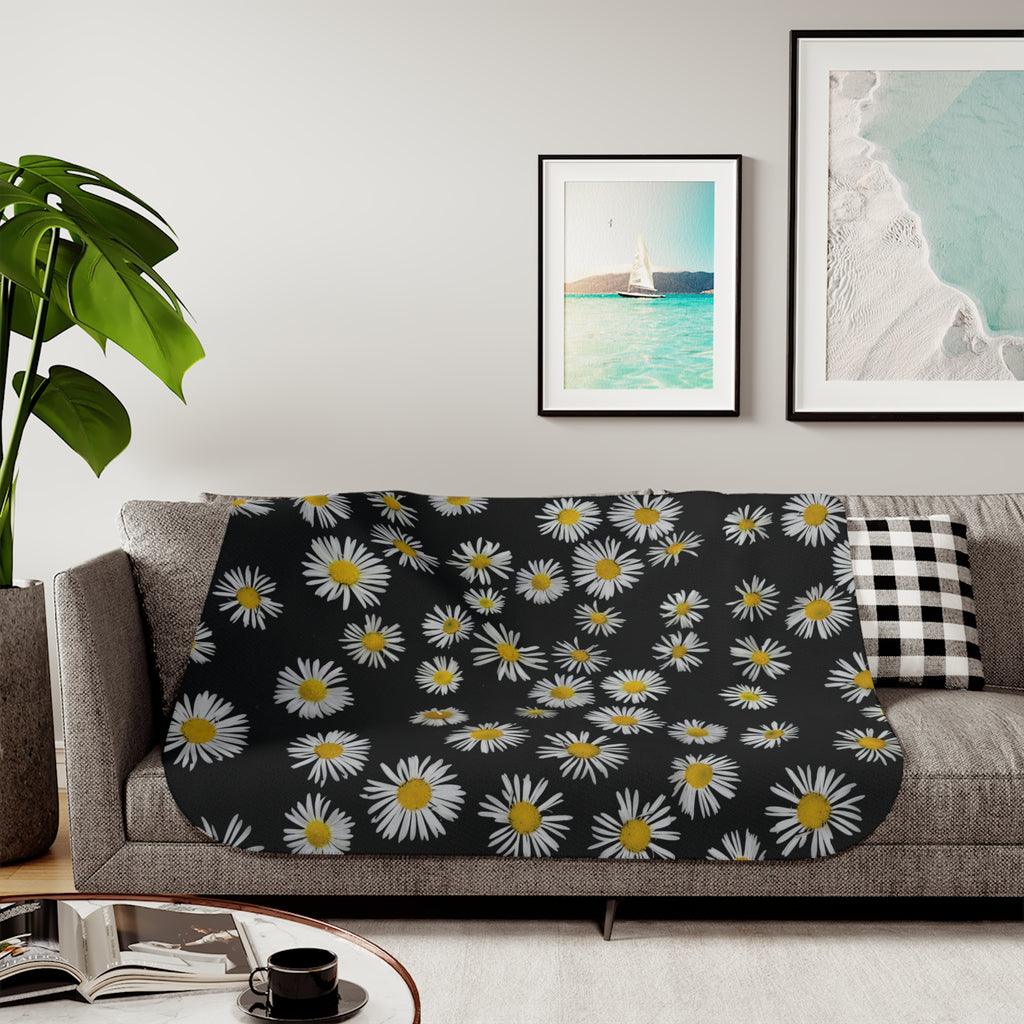 Daisy Print Sherpa Blanket — Reversible Black Floral & Cozy Beige Throw