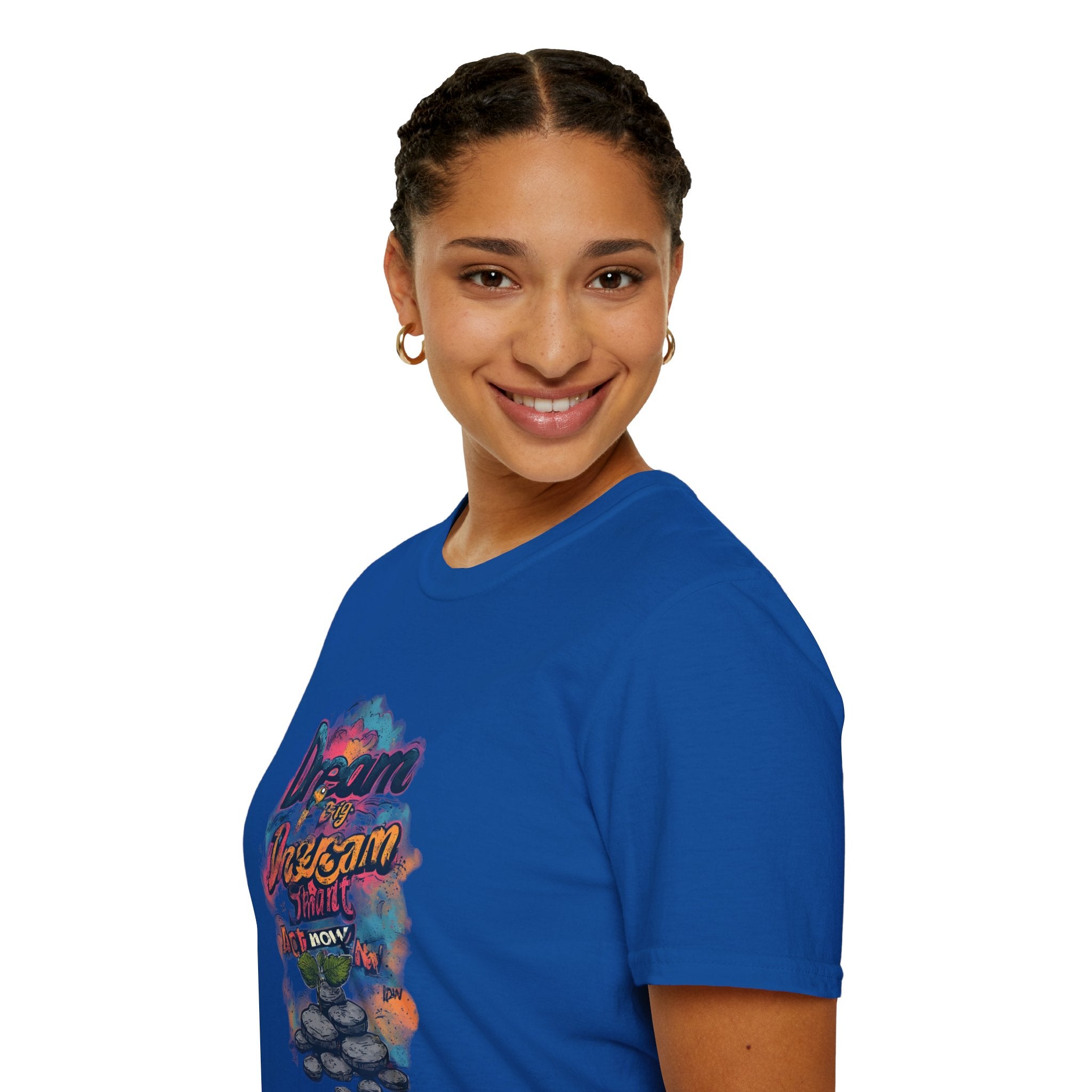 Dream Big Hustle Tee — "Dream, Perform, And Grow" Motivational Graphic T-Shirt
