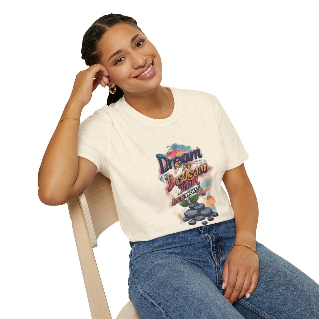 Dream Big Hustle Tee — "Dream, Perform, And Grow" Motivational Graphic T-Shirt