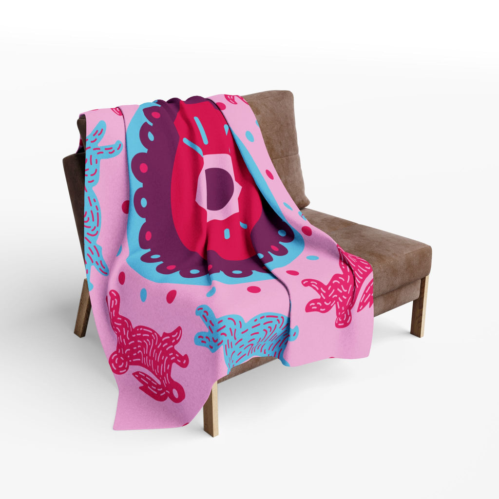 Pink Arctic Fleece Blanket — Mystical Eye & Polar Bear Pattern Cozy Throw