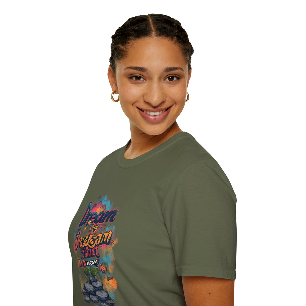 Dream Big Hustle Tee — "Dream, Perform, And Grow" Motivational Graphic T-Shirt